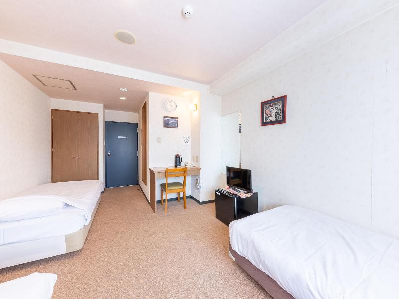 Oyo Business Hotel R Side Kanazawa image