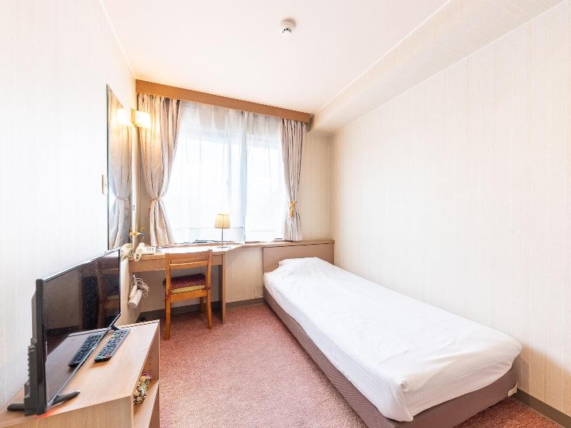Oyo Business Hotel R Side Kanazawa image