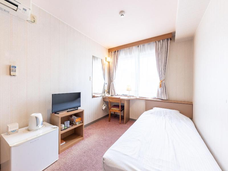 Oyo Business Hotel R Side Kanazawa image