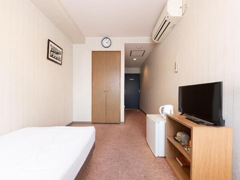 Oyo Business Hotel R Side Kanazawa image