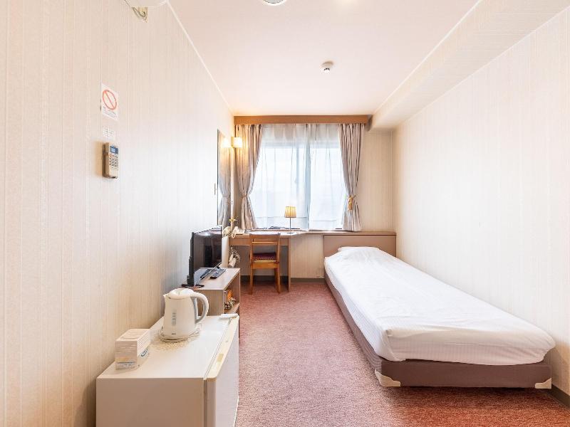 Oyo Business Hotel R Side Kanazawa image