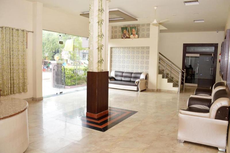 Hotel Nand Residency