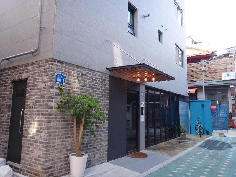 Sunny Hill Hostel Hongdae image