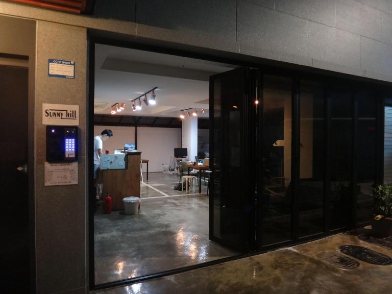 Sunny Hill Hostel Hongdae image