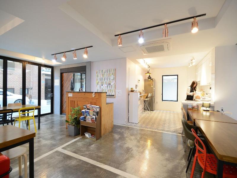 Sunny Hill Hostel Hongdae image