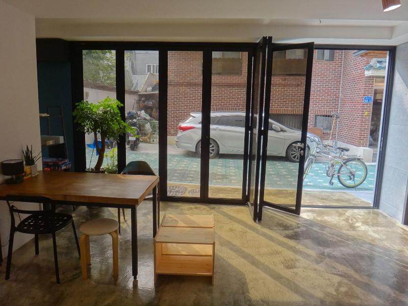 Sunny Hill Hostel Hongdae image