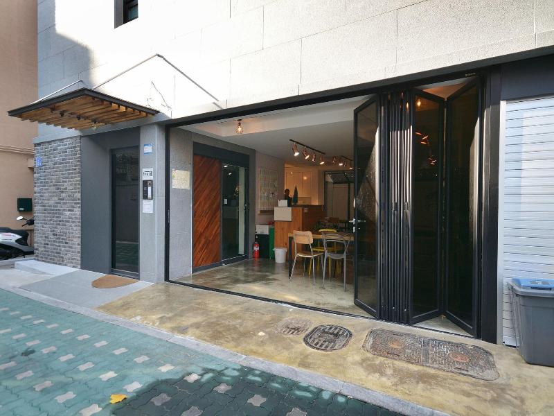 Sunny Hill Hostel Hongdae image