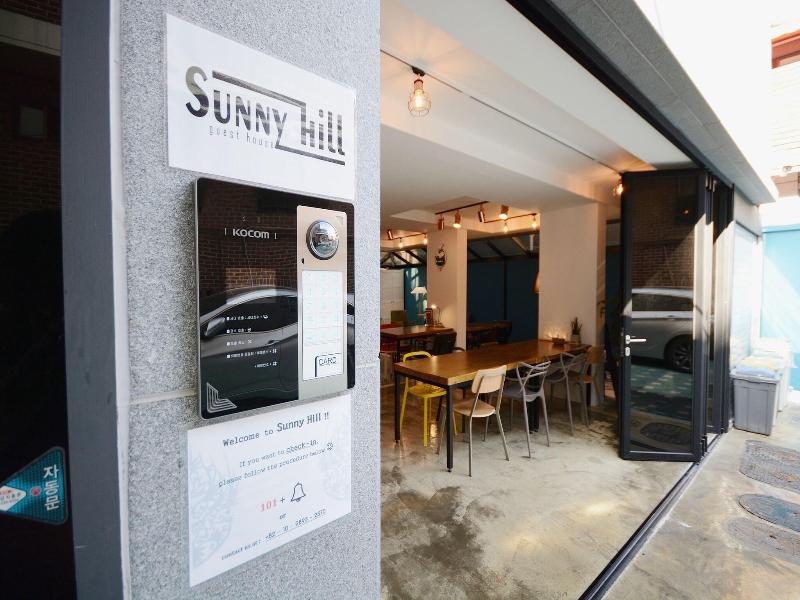 Sunny Hill Hostel Hongdae image