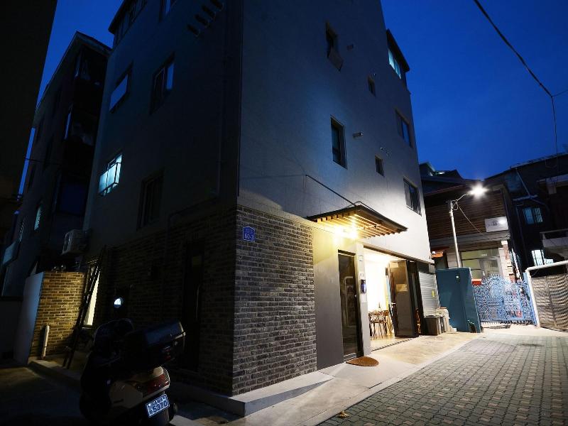 Sunny Hill Hostel Hongdae image