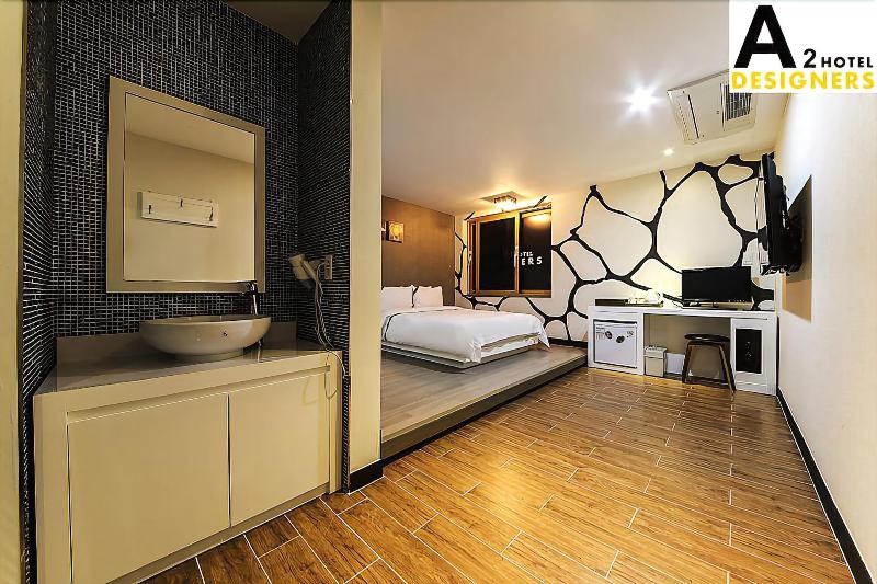 A2 Hotel Designers image