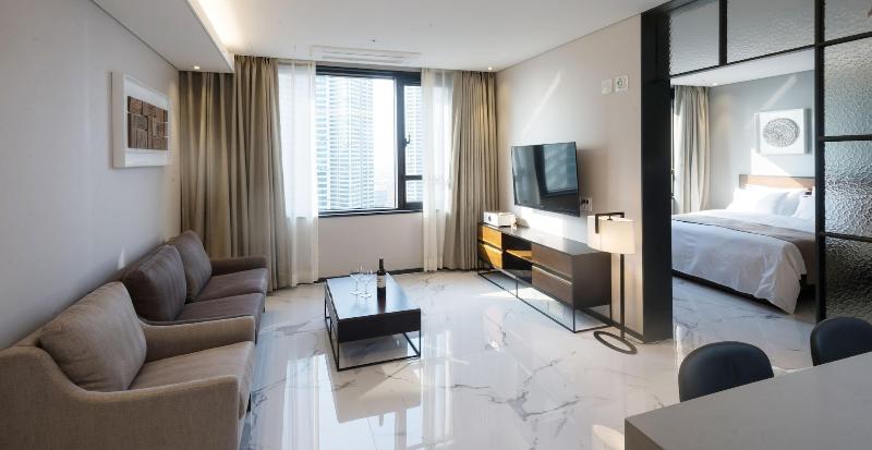 Gloucester Hotel Cheongju image