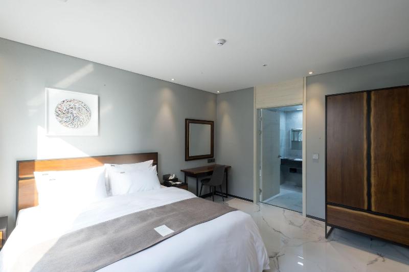 Gloucester Hotel Cheongju image