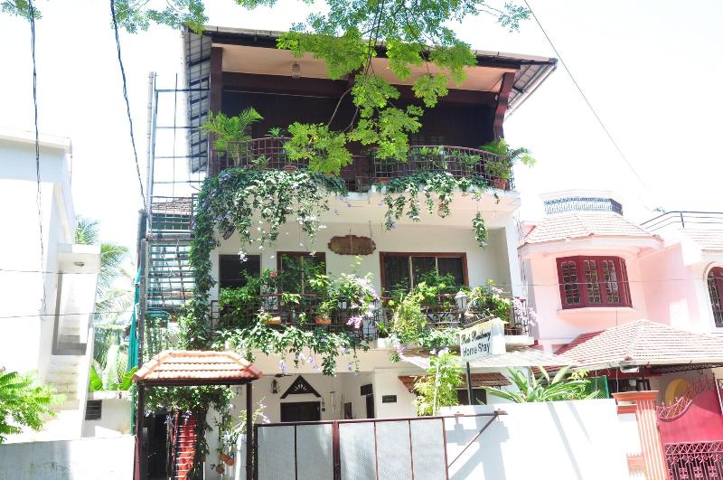Reds Residency - Homestay image