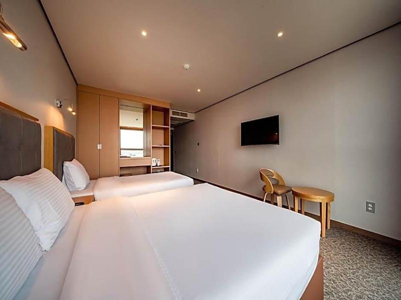 Sunrise Hotel Sungsan image