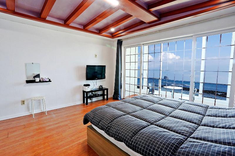 Jeju Beach House image
