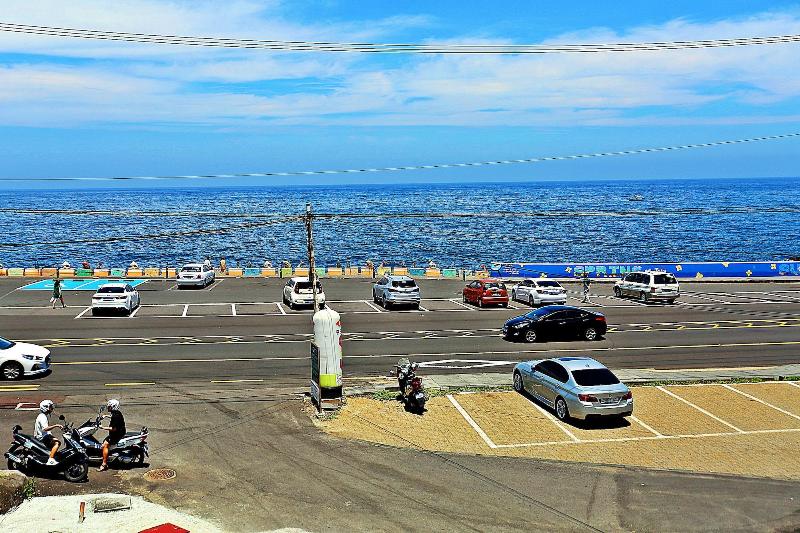 Jeju Beach House image