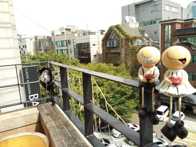 Mamas And Papas Guesthouse And Apartments In Seoul image
