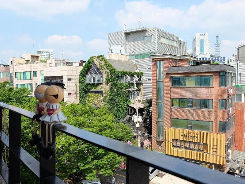 Mamas And Papas Guesthouse And Apartments In Seoul image
