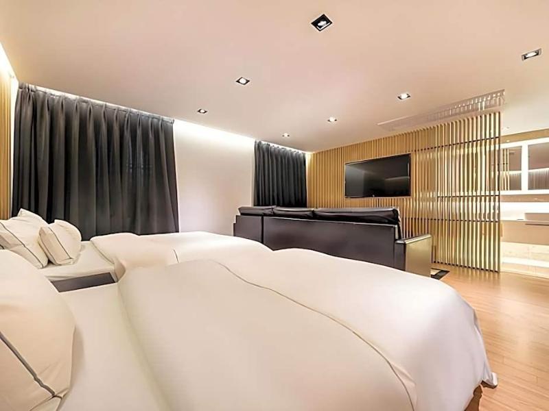 Forestar Hotel image
