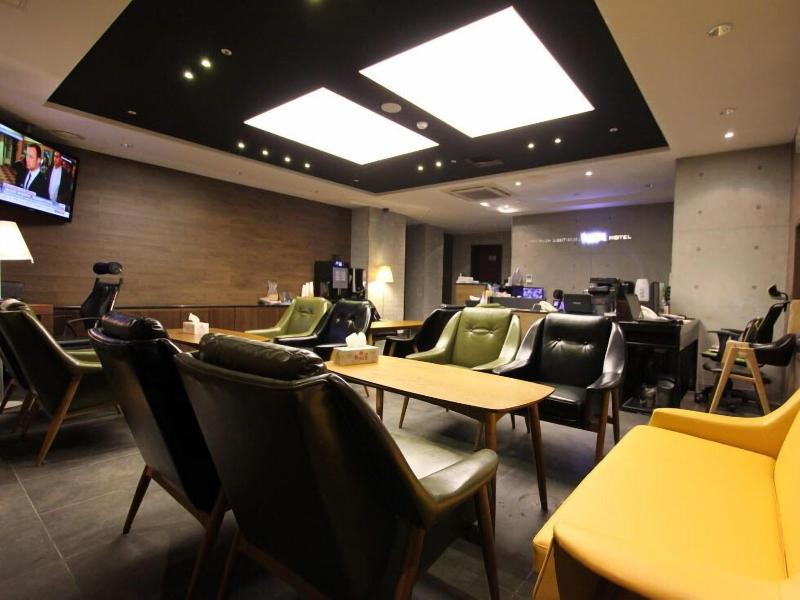 Nox Boutique Hotel image