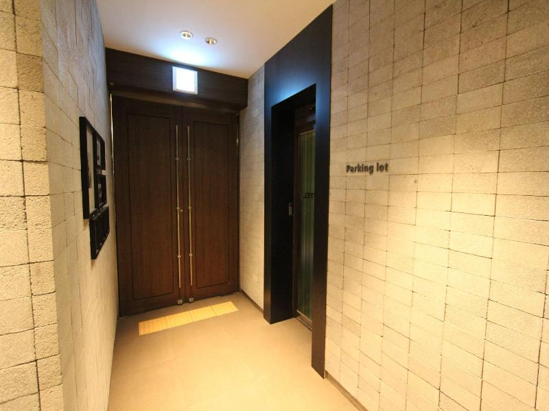 Nox Boutique Hotel image