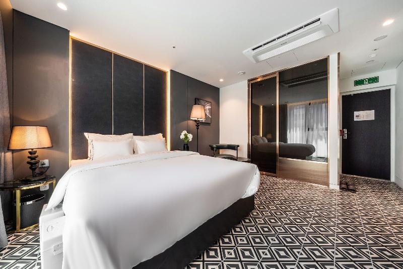 Hotel the Castle Sincheon image