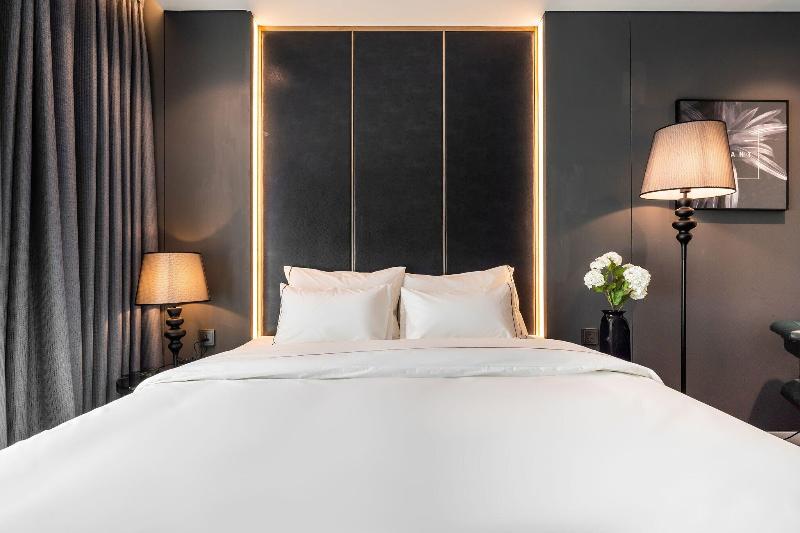 Hotel the Castle Sincheon image