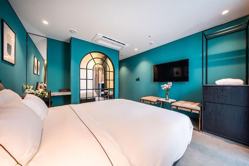 Hotel the Castle Sincheon image