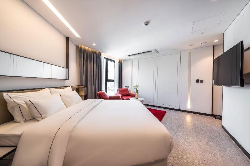 Hotel the Castle Sincheon image