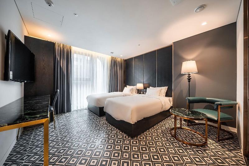 Hotel the Castle Sincheon image