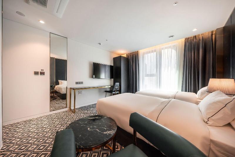 Hotel the Castle Sincheon image