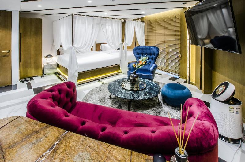 Hotel the Castle Sincheon image