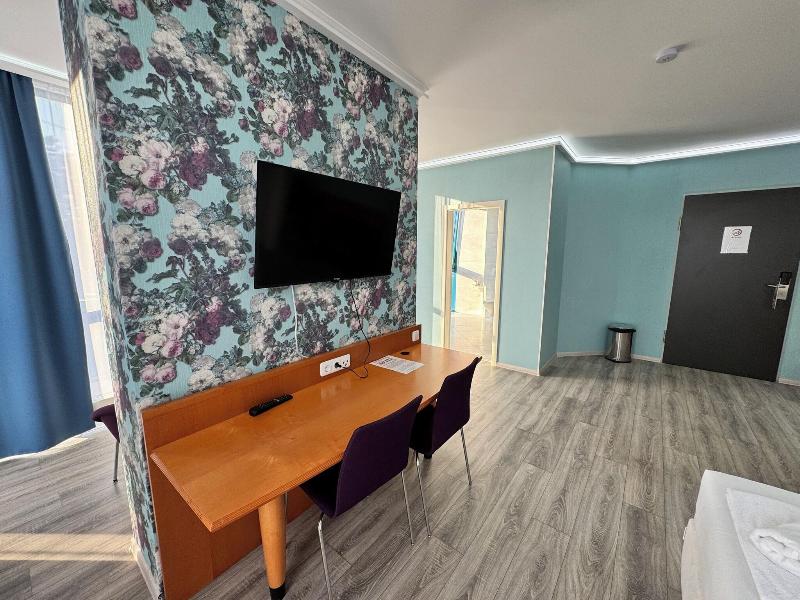 Parkhotel Viktoria image