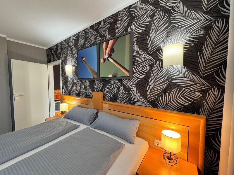 Parkhotel Viktoria image