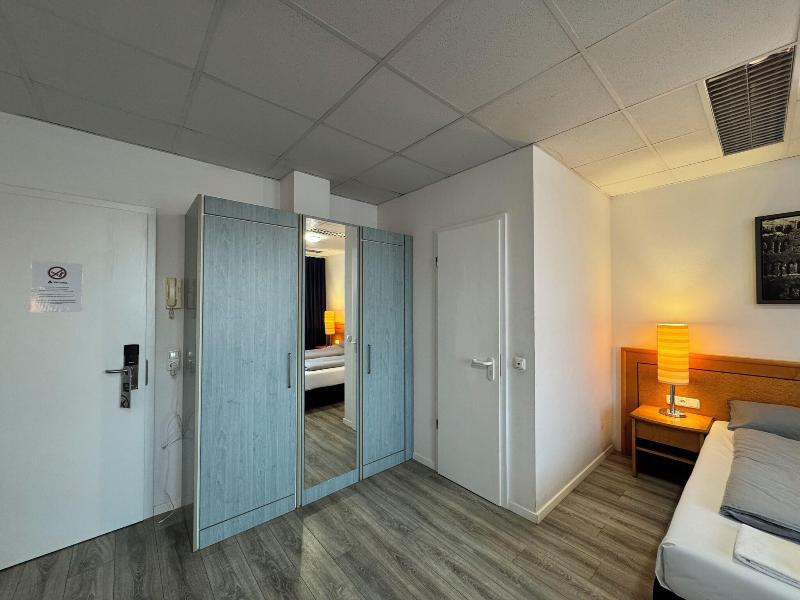 Parkhotel Viktoria image