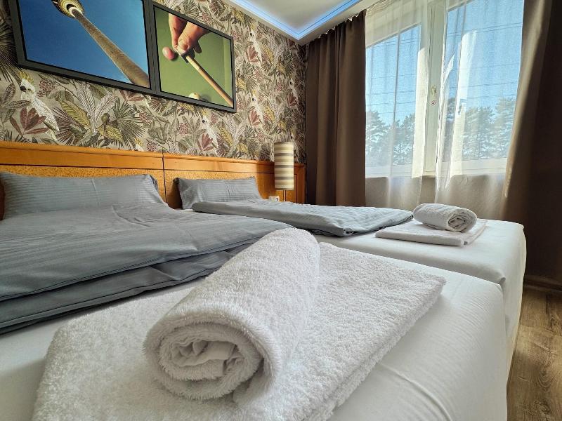 Parkhotel Viktoria image
