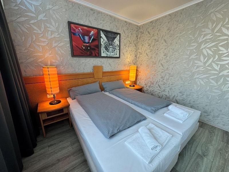 Parkhotel Viktoria image