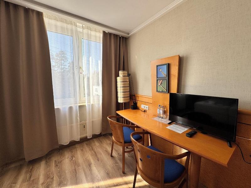 Parkhotel Viktoria image