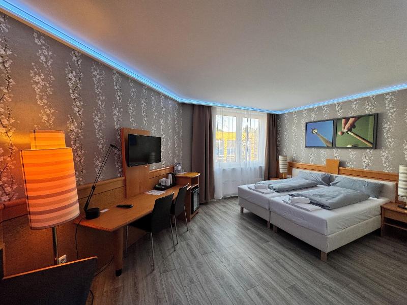 Parkhotel Viktoria image