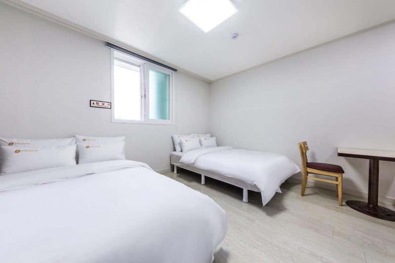 Js Hotel image
