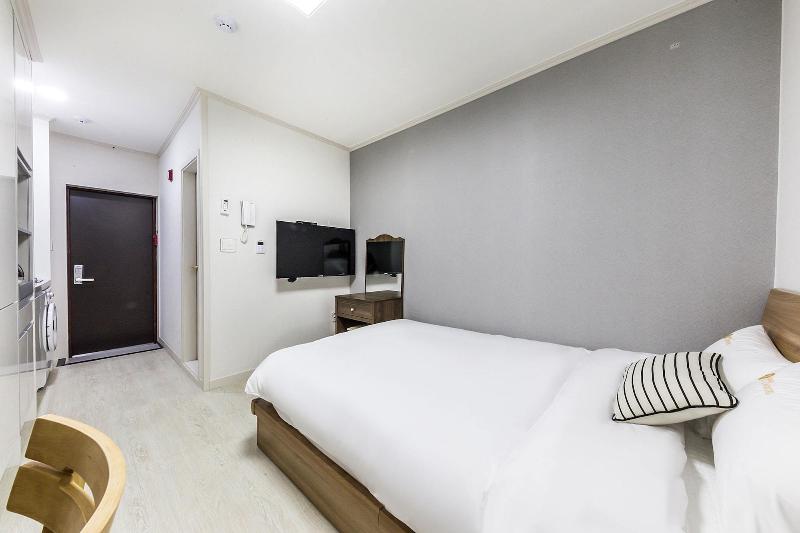Js Hotel image