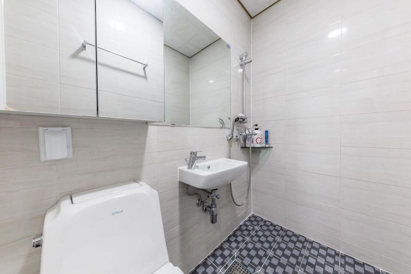 Js Hotel image