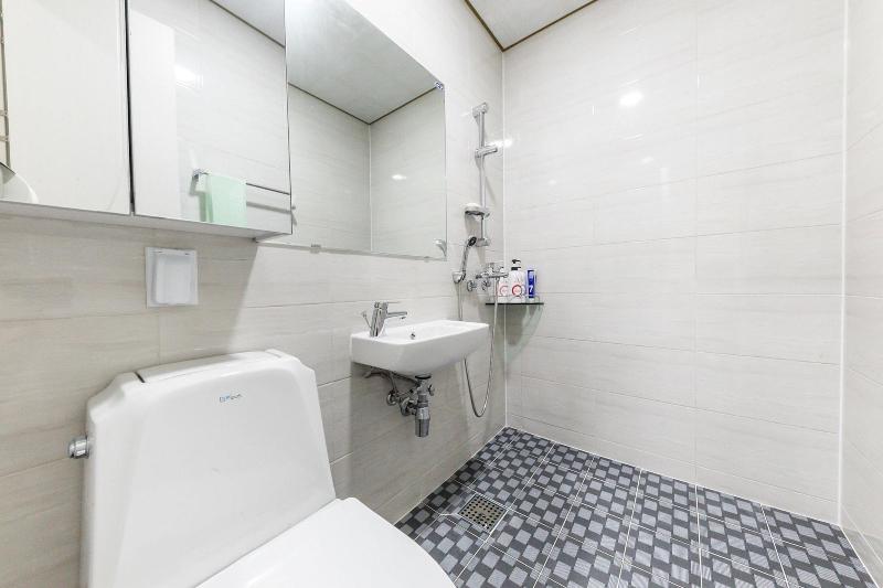 Js Hotel image