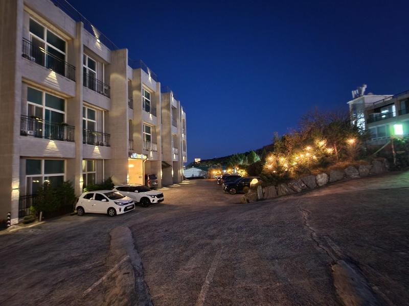 Hotel Hue Loft image