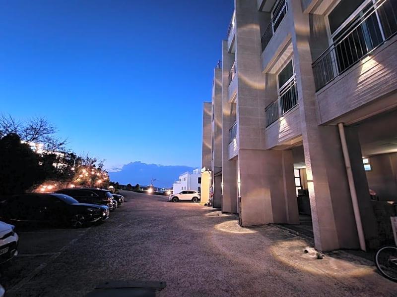 Hotel Hue Loft image