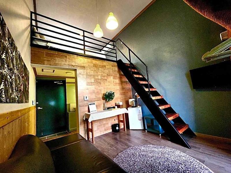 Hotel Hue Loft image