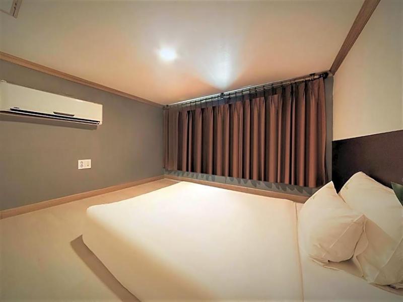 Hotel Hue Loft image