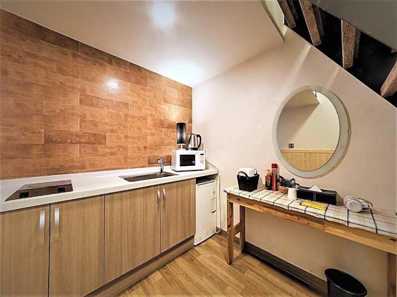 Hotel Hue Loft image