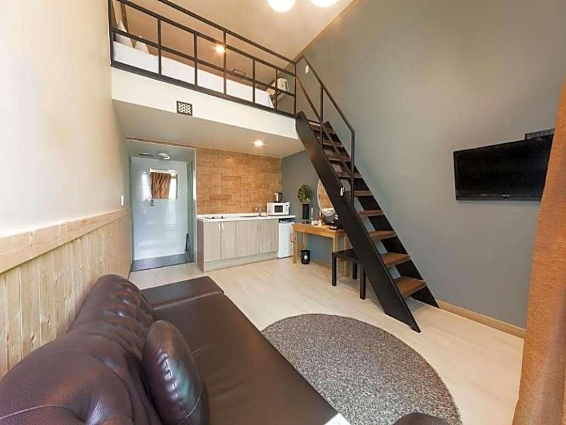Hotel Hue Loft image