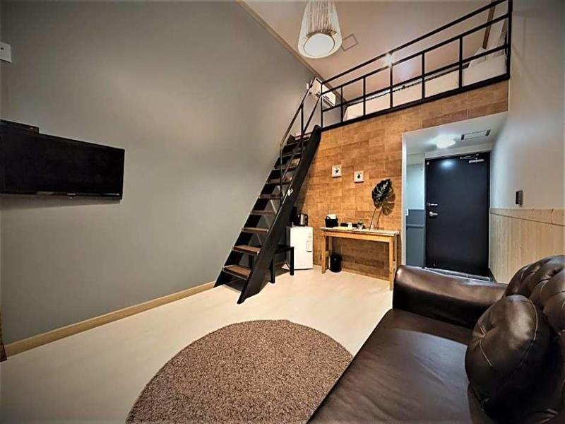 Hotel Hue Loft image